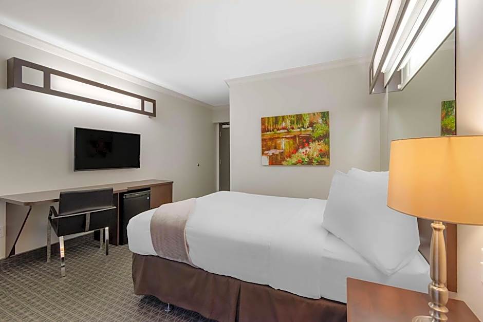 Villa Inn &amp; Suites, SureStay Collection by Best Western