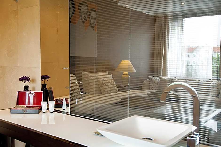 Quentin Boutique Hotel