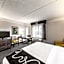 La Quinta Inn & Suites by Wyndham Austin Airport