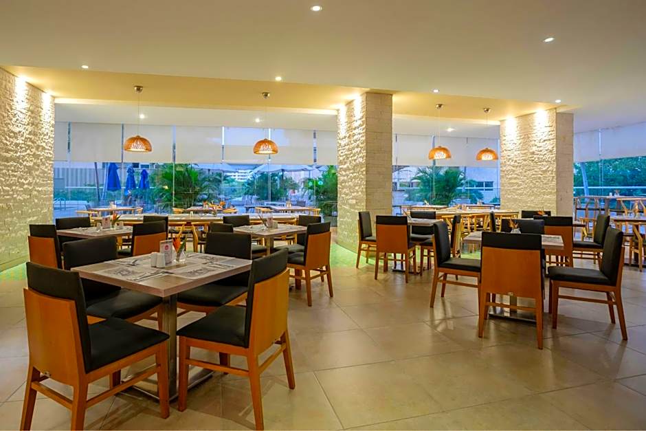 Courtyard By Marriott Santa Marta Resort
