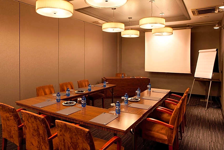 AC Hotel by Marriott Carlton Madrid