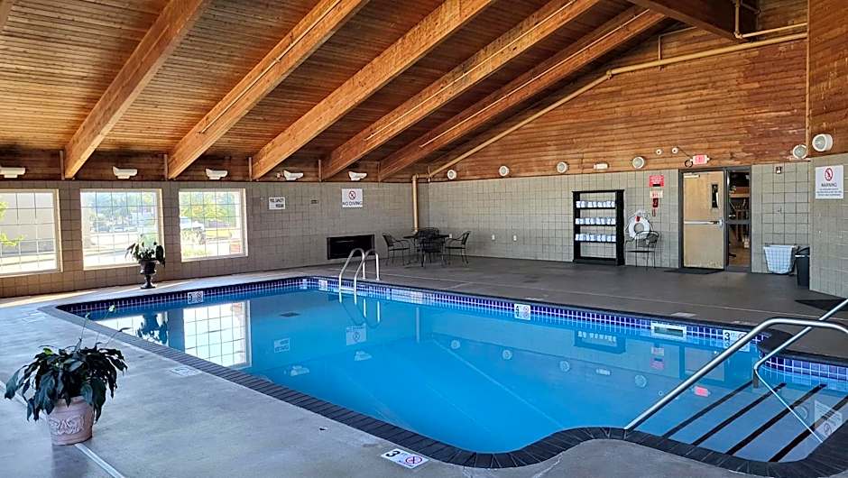 AmericInn by Wyndham McAlester
