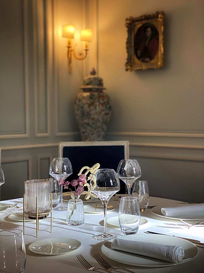 Chateau De Rochecotte