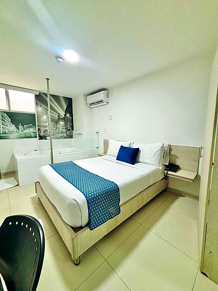 Hotel Laureles Plaza