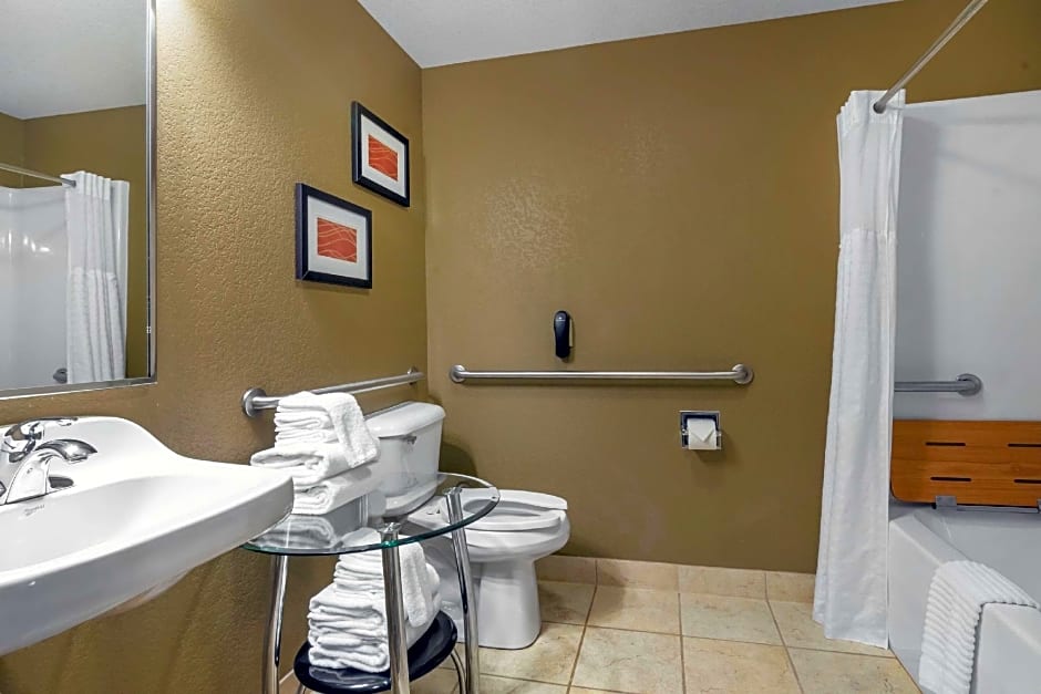 Comfort Inn & Suites Macon