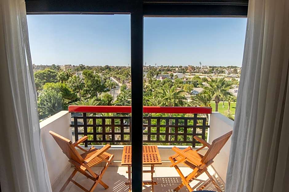 Arkin Palm Beach Hotel