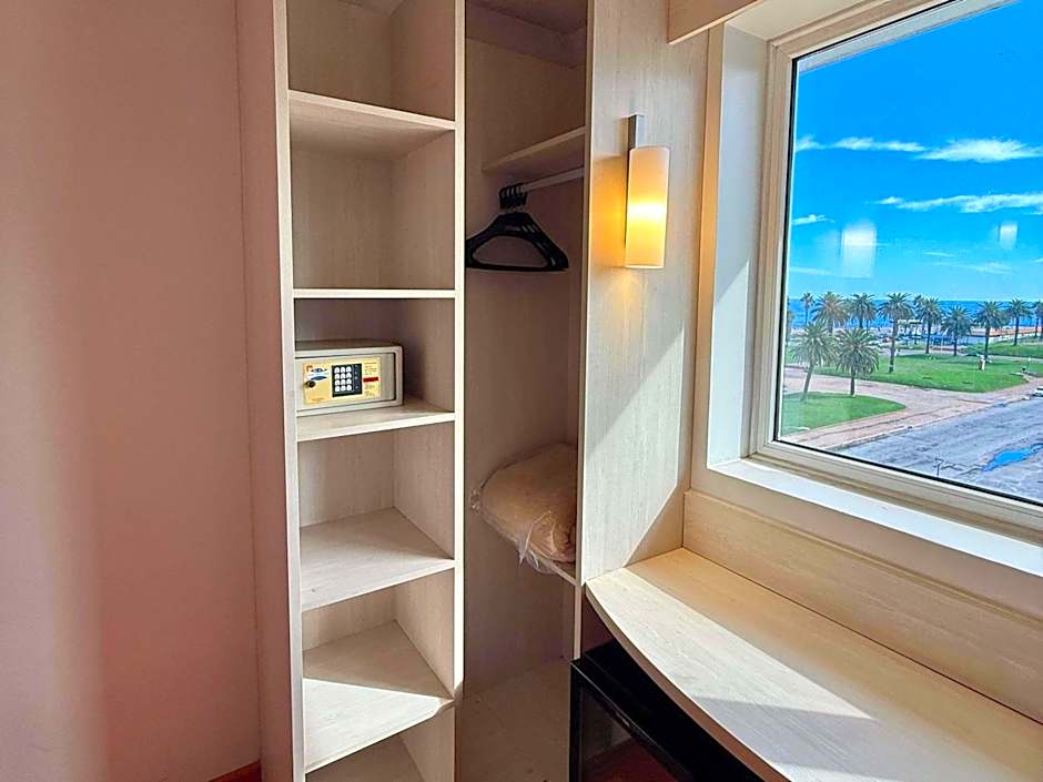 Ibis Montevideo Rambla