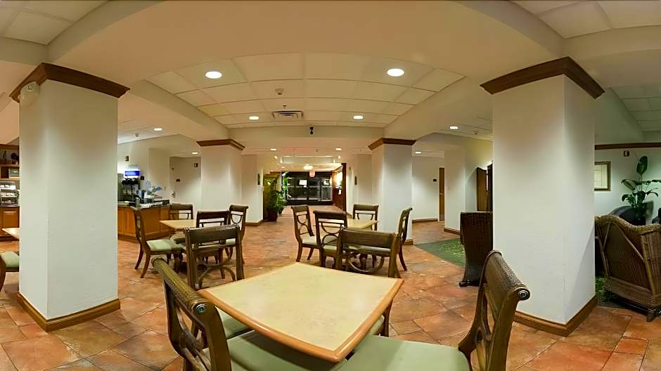 Holiday Inn Express Hotel & Suites Clearwater North/Dunedin By IHG