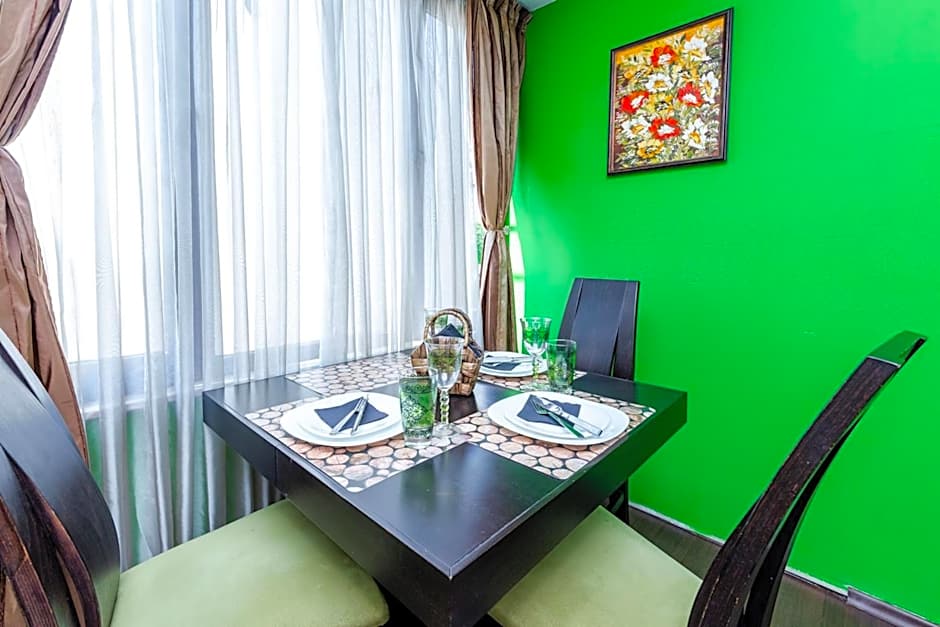 The Green Apartment 2BR - free parking