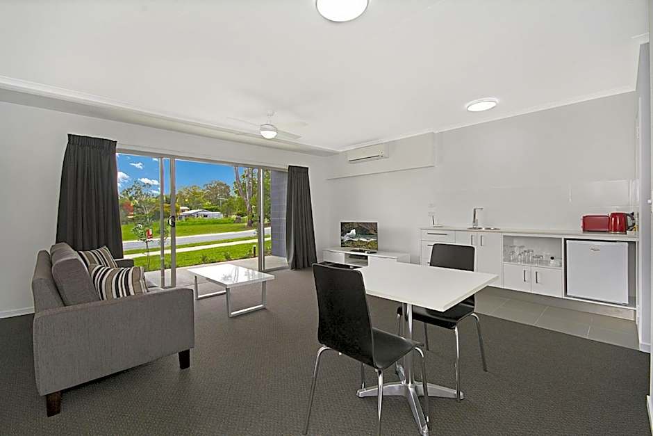 Cooroy Luxury Motel Apartments