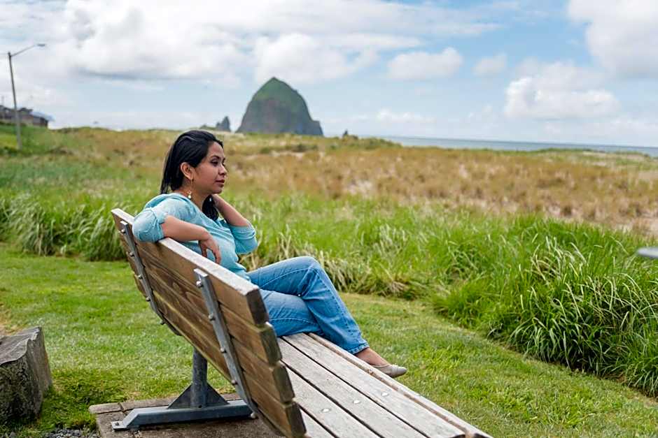 Inn at Haystack Rock