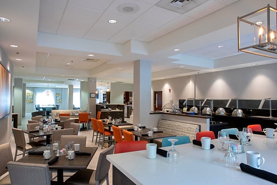 Holiday Inn & Suites Raleigh-Cary (I-40 @Walnut St) By IHG