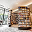 Quintessa Hotel Tokyo Haneda Comic and Books