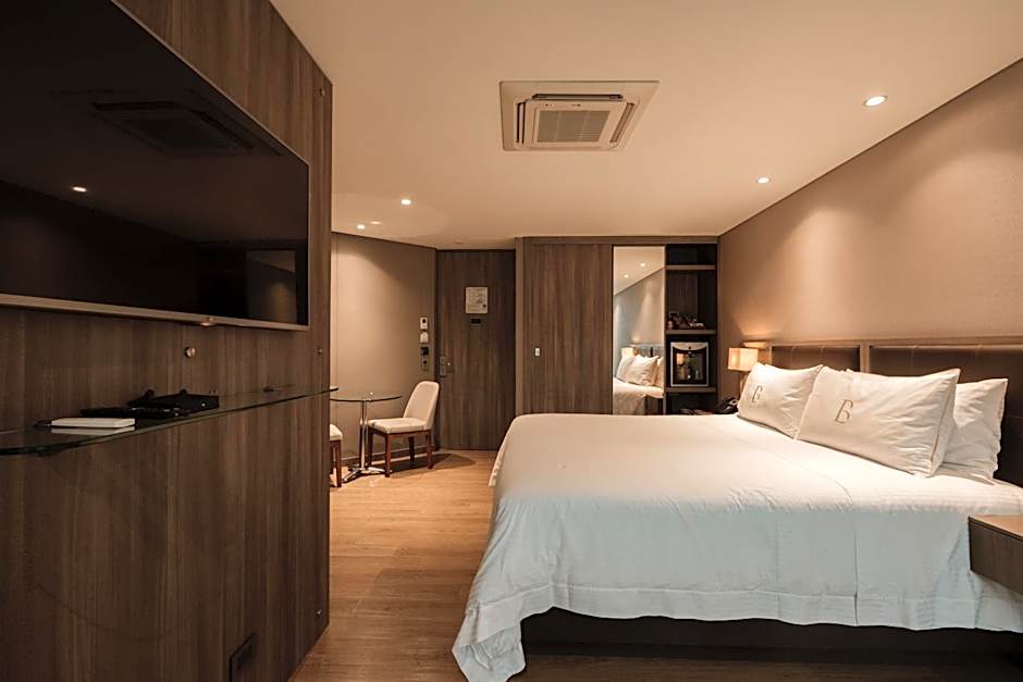 Binn Hotel