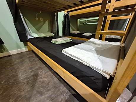 Bunk Bed in Mixed Dormitory Room