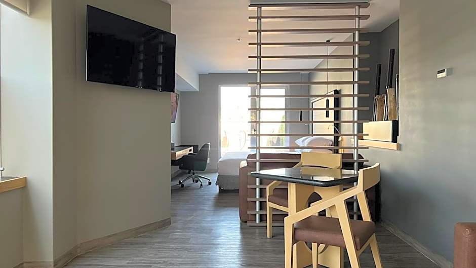 Ramada by Wyndham Mexico City Santa Fe