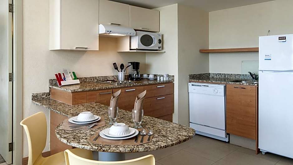 Staybridge Suites Guadalajara Expo By IHG