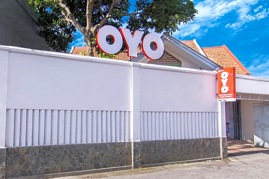 SUPER OYO 890 Dewi Fortuna Guest House