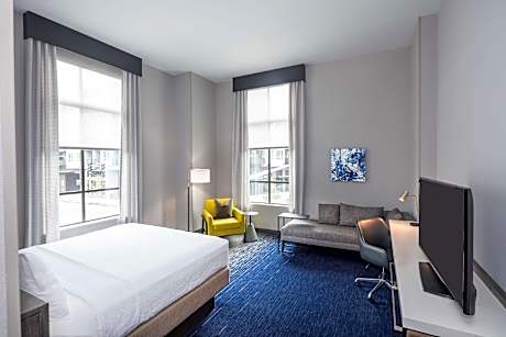 1 King W/Luxury Bathroom-Upgraded Amenities