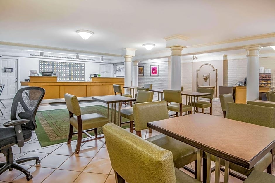 La Quinta Inn by Wyndham Colorado Springs Garden of the Gods