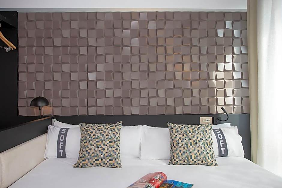 Kubic Athens Smart Hotel