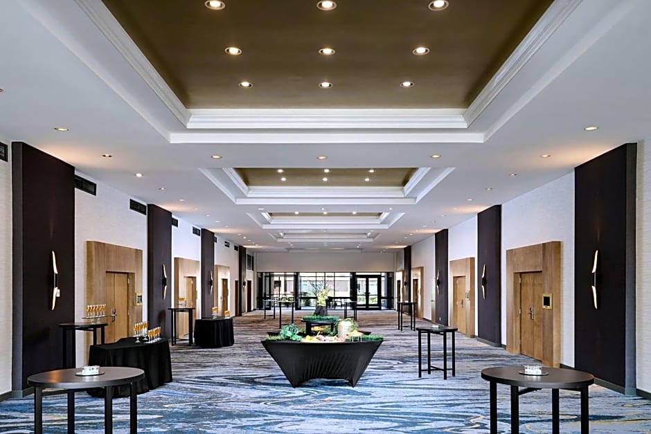 Sheraton Grand Rapids Airport Hotel