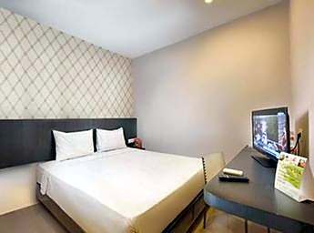 CREW EXPRESS Hotel