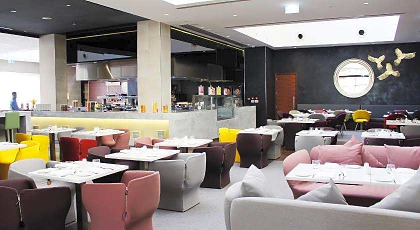 Hyatt Place Dubai Wasl District