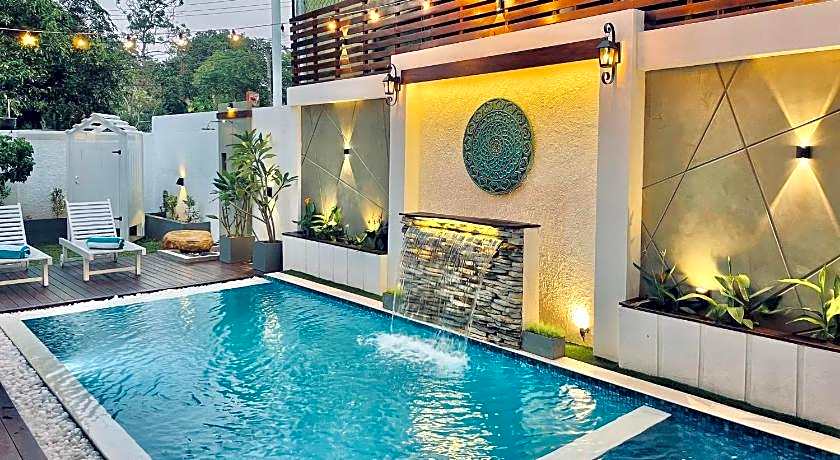 8Plus Motels