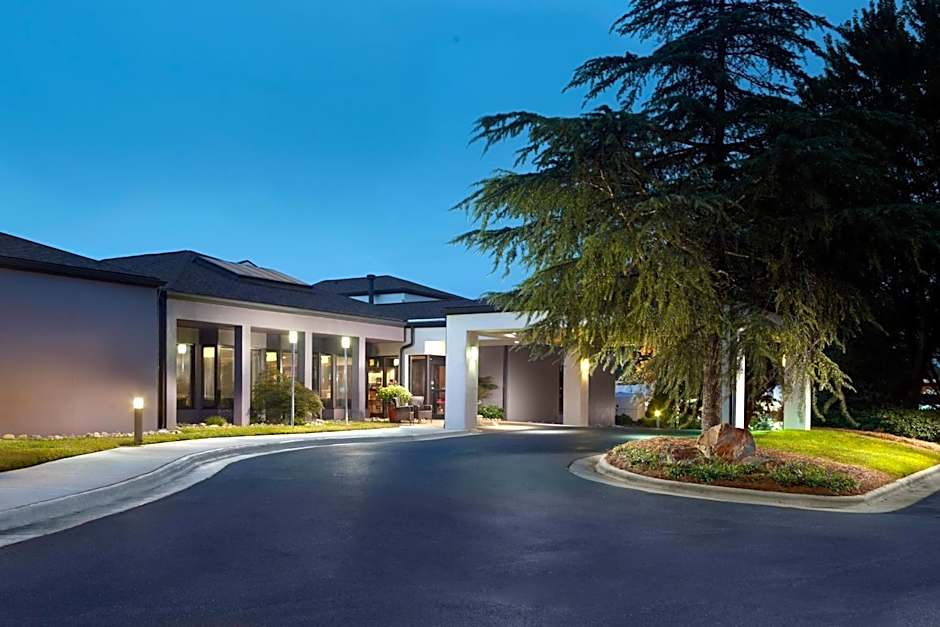 Courtyard by Marriott Raleigh Midtown