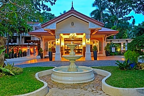 Costabella Tropical Beach Hotel