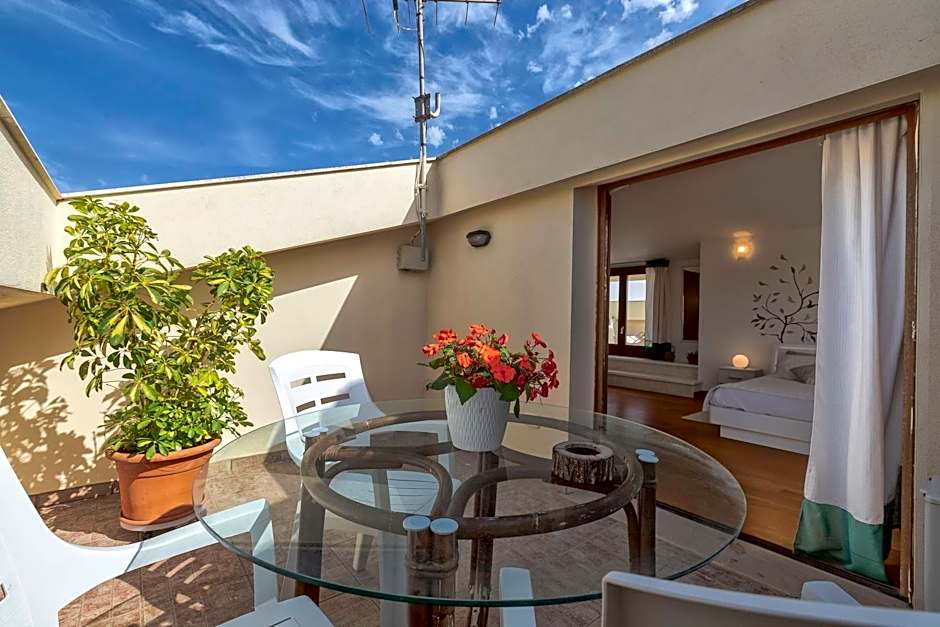 Sardinia Guest House - Adults Only