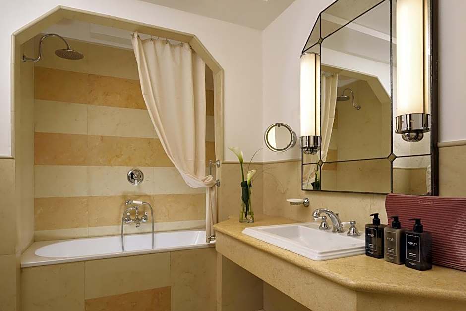 Grand Hotel Savoia Genova, Curio Collection by Hilton