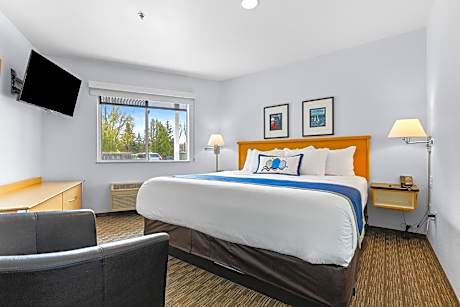 Executive Suites with Bridge View