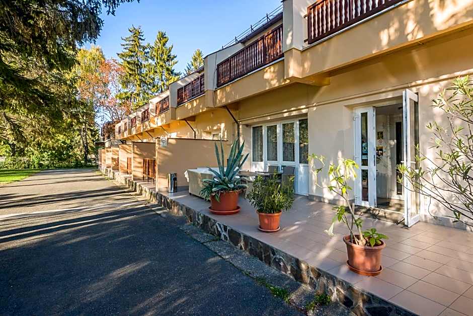 Lipicai Hotel és Étterem