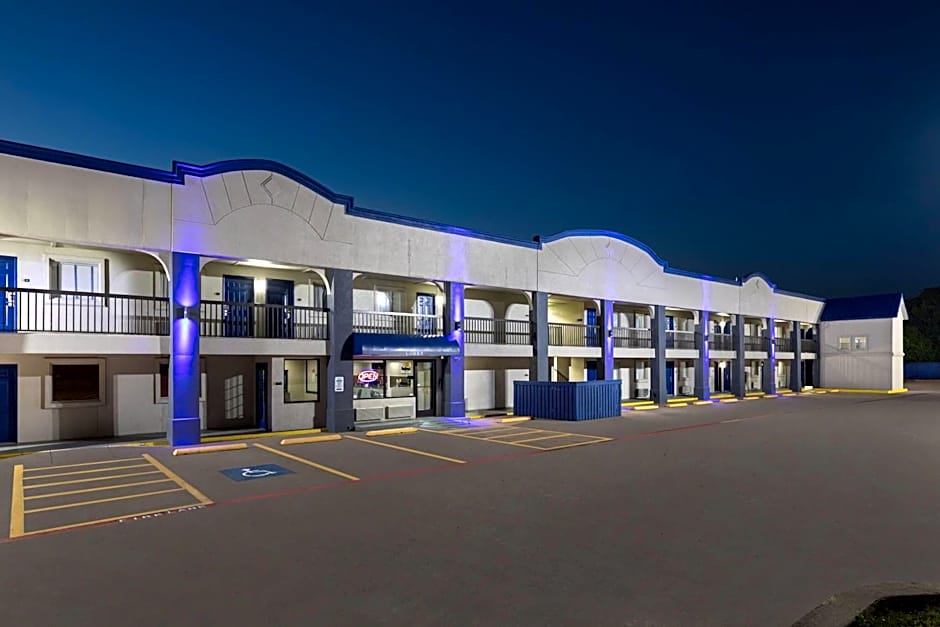 Days Inn by Wyndham Temple