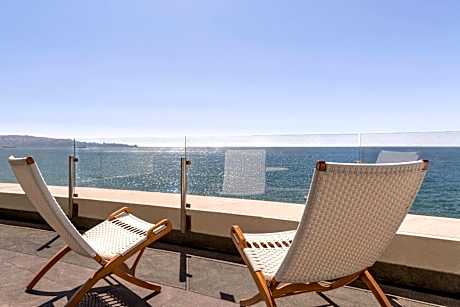 Classic, Guest room, 2 Queen or Double, Ocean view, Balcony