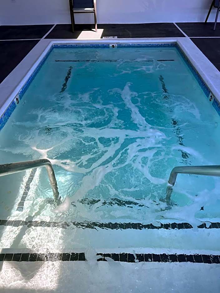 Surf City Inn & Suites
