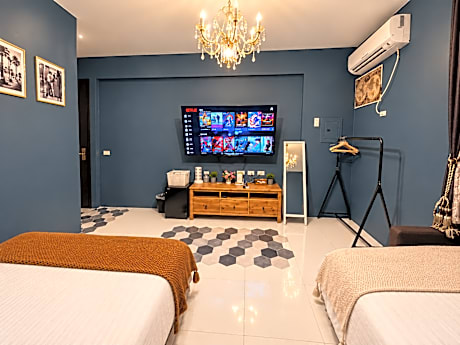 Two-Bedroom Apartment - 8 Berth