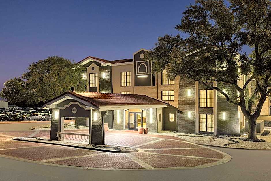 La Quinta Inn San Antonio I-35 N at Toepperwein