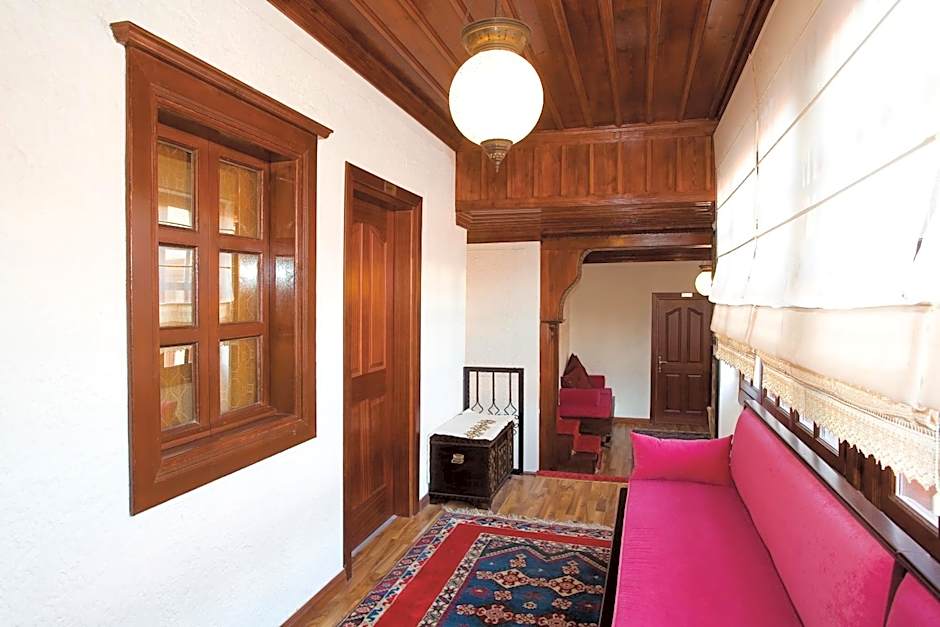 Cicerone Lodge Hotel