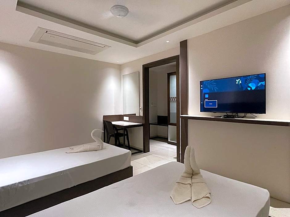 Photo 1 of 7 of Executive 2 Beds
