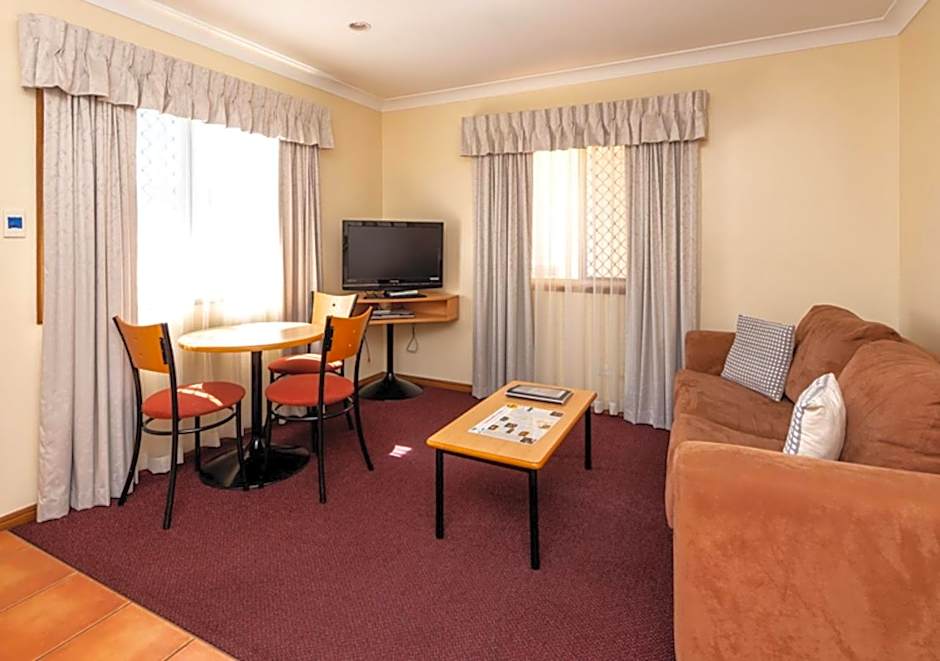 Riviera on Ruthven Motel