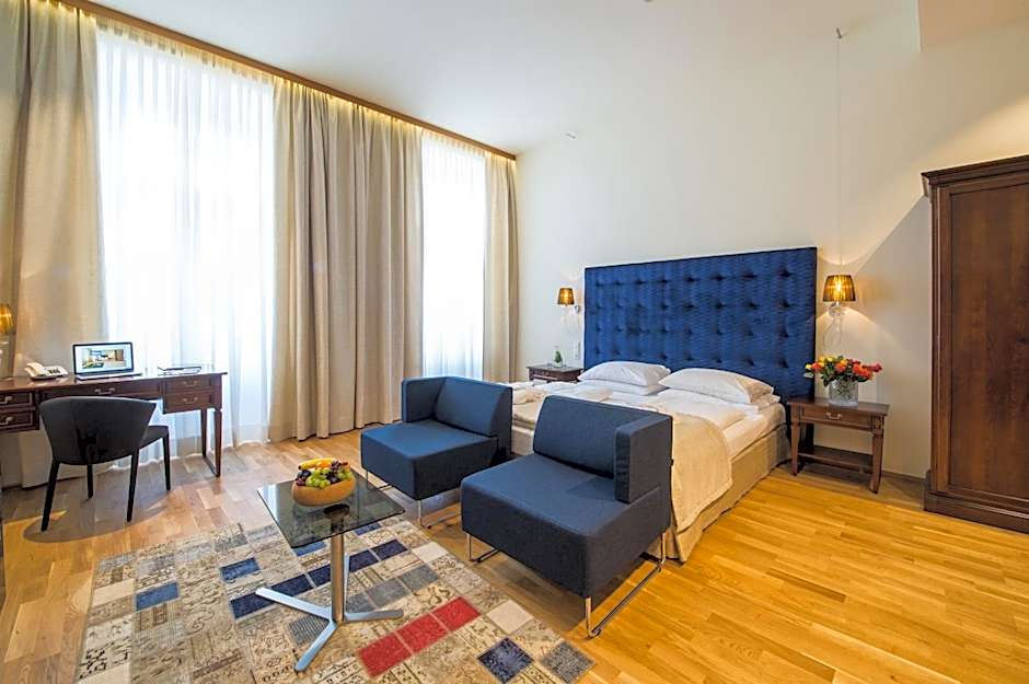 HiLight Suites Hotel