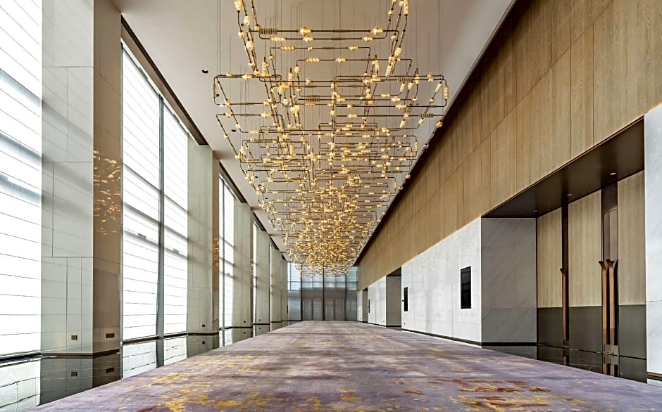 Hilton Shenzhen World Exhibition & Convention Center （Qianhai Snow World）