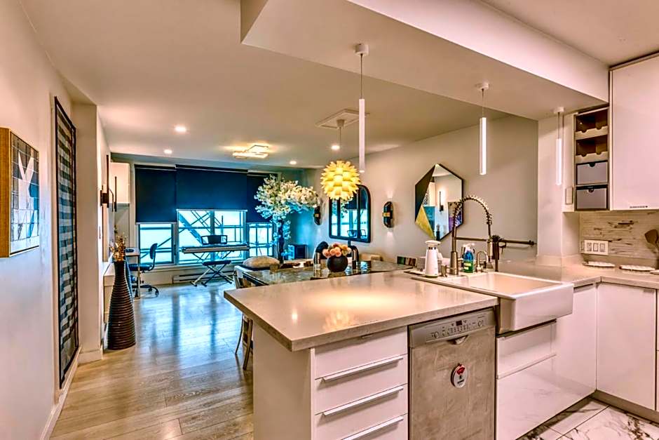 Art Deco Broadway Queen Room