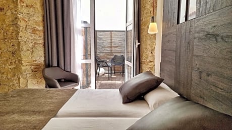DOUBLE or TWIN INTERIOR PATIO