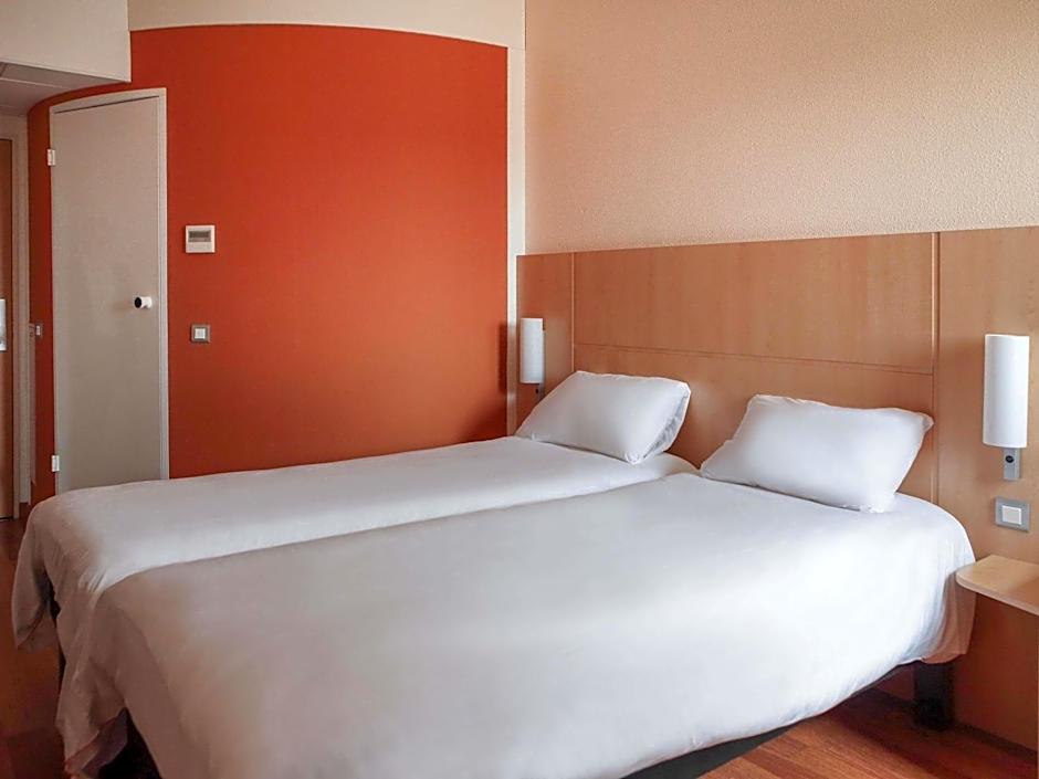 ibis Beauvais Aeroport