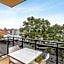 Apartment with City Views in East Perth