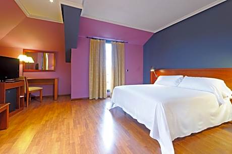 Queen Room with Balcony